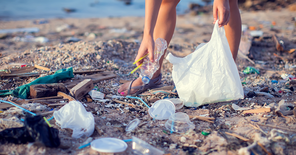 Free litter bags provided at area beaches